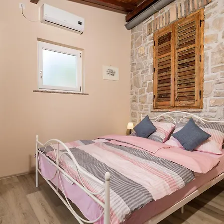 Dom wakacyjny 1 Bedroom Lovely In