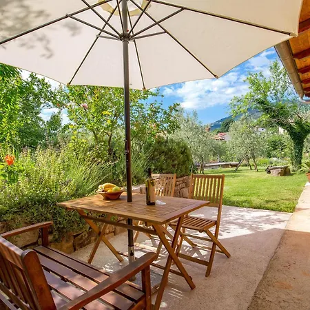 Dom wakacyjny 1 Bedroom Lovely In Lovran