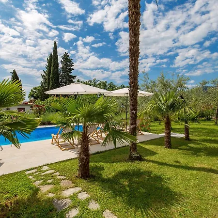 Dom wakacyjny 1 Bedroom Lovely In *