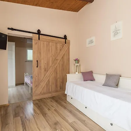 Σπίτι διακοπών 1 Bedroom Lovely In