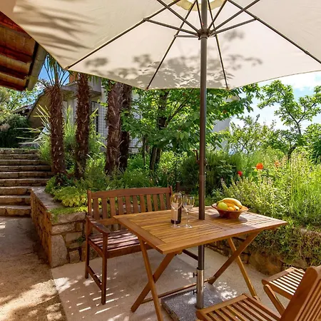1 Bedroom Lovely In